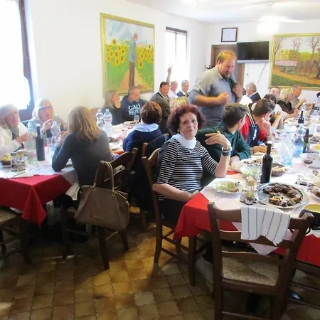 فندق مبيت وإفطار In Rocca Dei Marchesi *